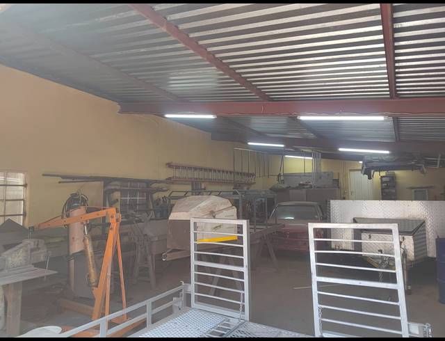 140M² WAREHOUSE TO LET IN DELPORTON